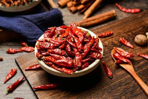 娱乐吃瓜酱姜还是老的辣,揭秘娱乐圈资深艺人如何驾驭潮流