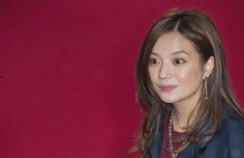 娱乐吃瓜女艺人事件,揭秘吃瓜女艺人事件真相