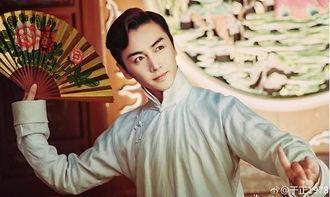 娱乐陈晓吃瓜图片高清,太可爱了！