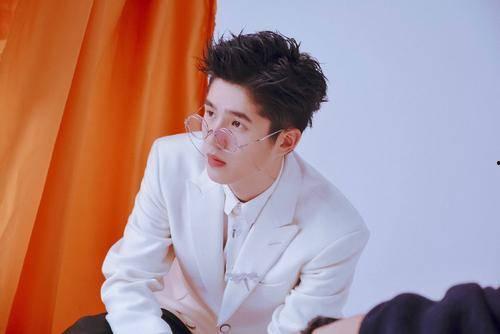 王一博吃瓜娱乐圈八卦